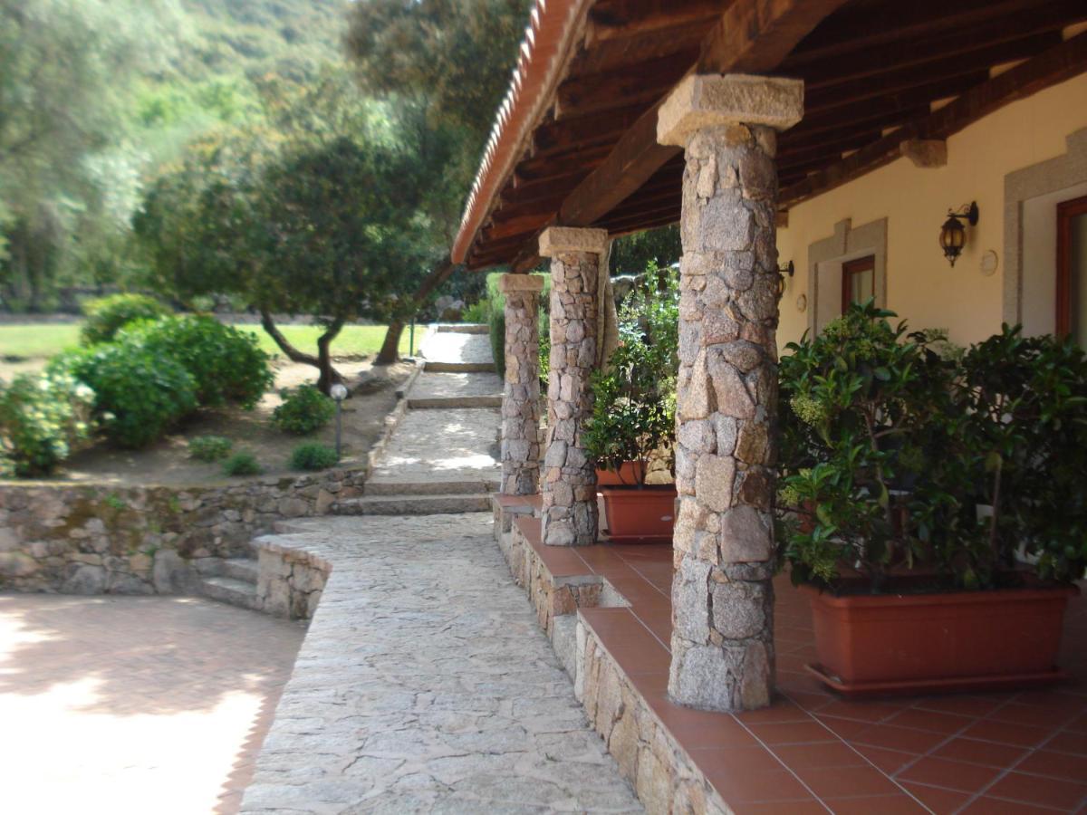 Hotel Valkarana Country Relais (Adults Only) Sant'Antonio di Gallura Exterior foto