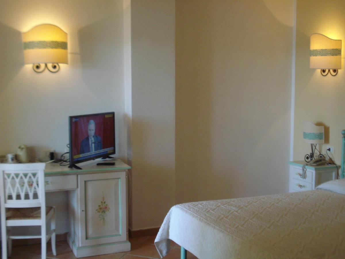Hotel Valkarana Country Relais (Adults Only) Sant'Antonio di Gallura Exterior foto