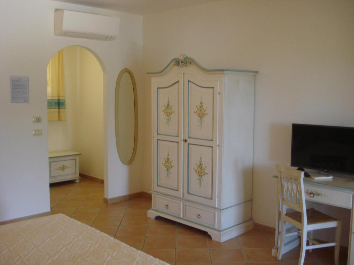 Hotel Valkarana Country Relais (Adults Only) Sant'Antonio di Gallura Exterior foto