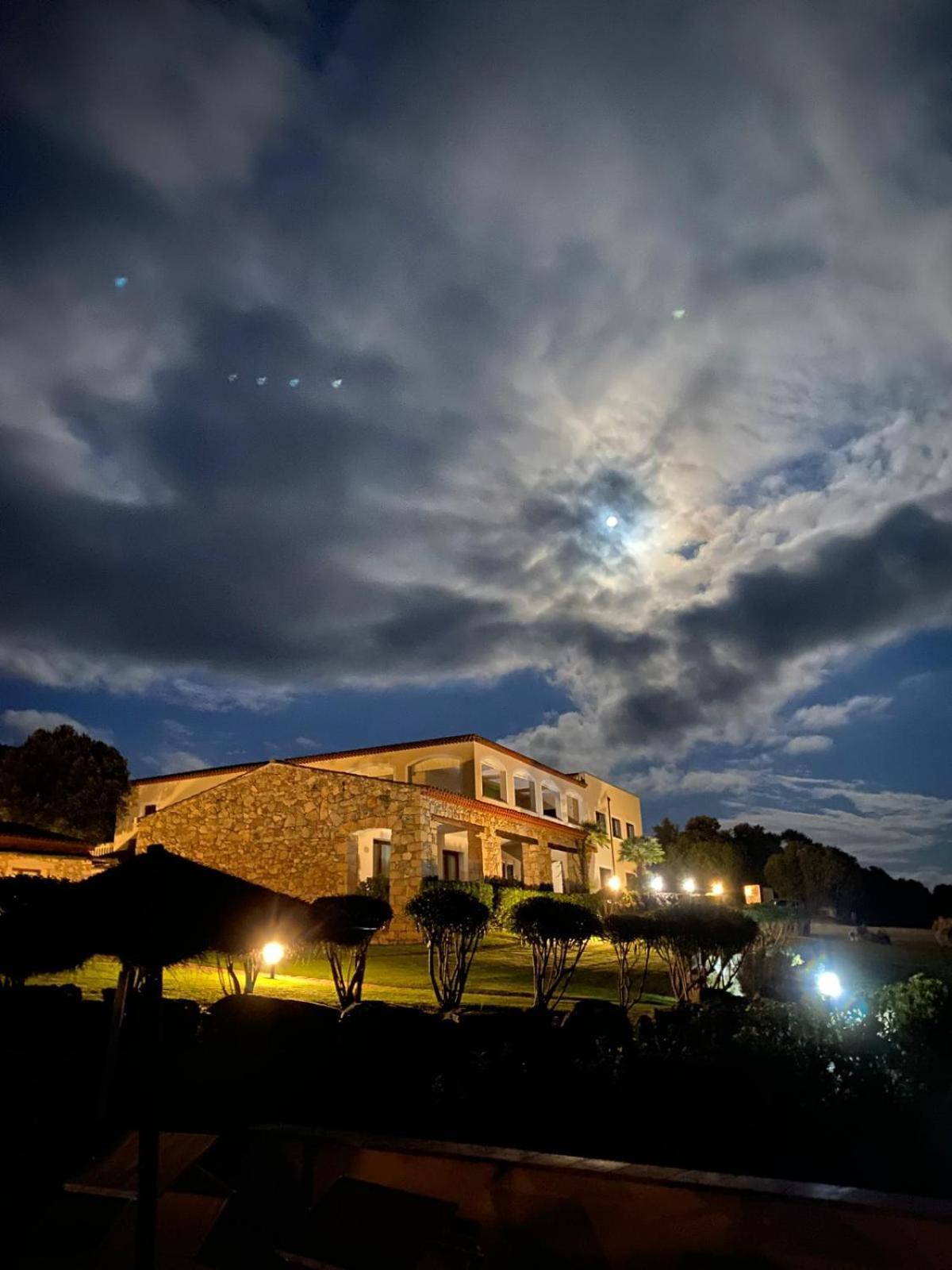 Hotel Valkarana Country Relais (Adults Only) Sant'Antonio di Gallura Exterior foto